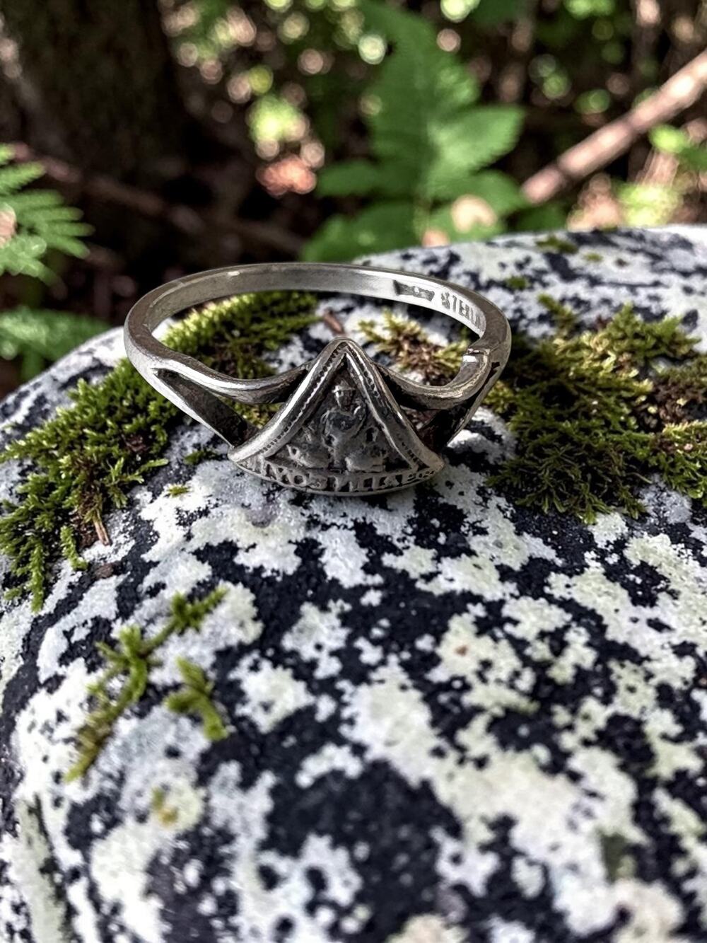Vintage Sterling Silver Triangle Top Open Shank Statement Ring Textured Relief D